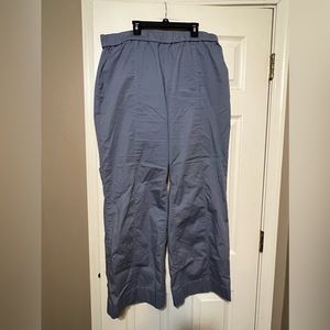 Women’s Duluth pull on elastic waist band khakis size 18